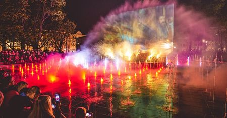 Pokazy multimedialne w Lublinie – WRZESIEŃ 2024. Harmonogram pokazów na Placu Litewskim