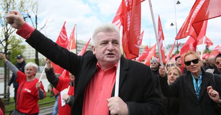 Mieszkanie+. Ikonowicz pisze do Kaczyńskiego. "Nieraz musiałem ocierać łzy matek i dzieci"