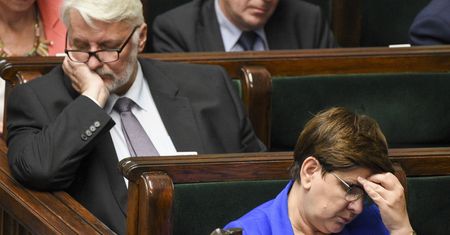 Waszczykowski ma problem. Rząd tnie wydatki na jego resort