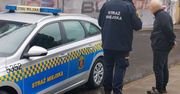 Warszawa: Przemoczony senior błąkał się po mieście. Pomogli mu funkcjonariusze