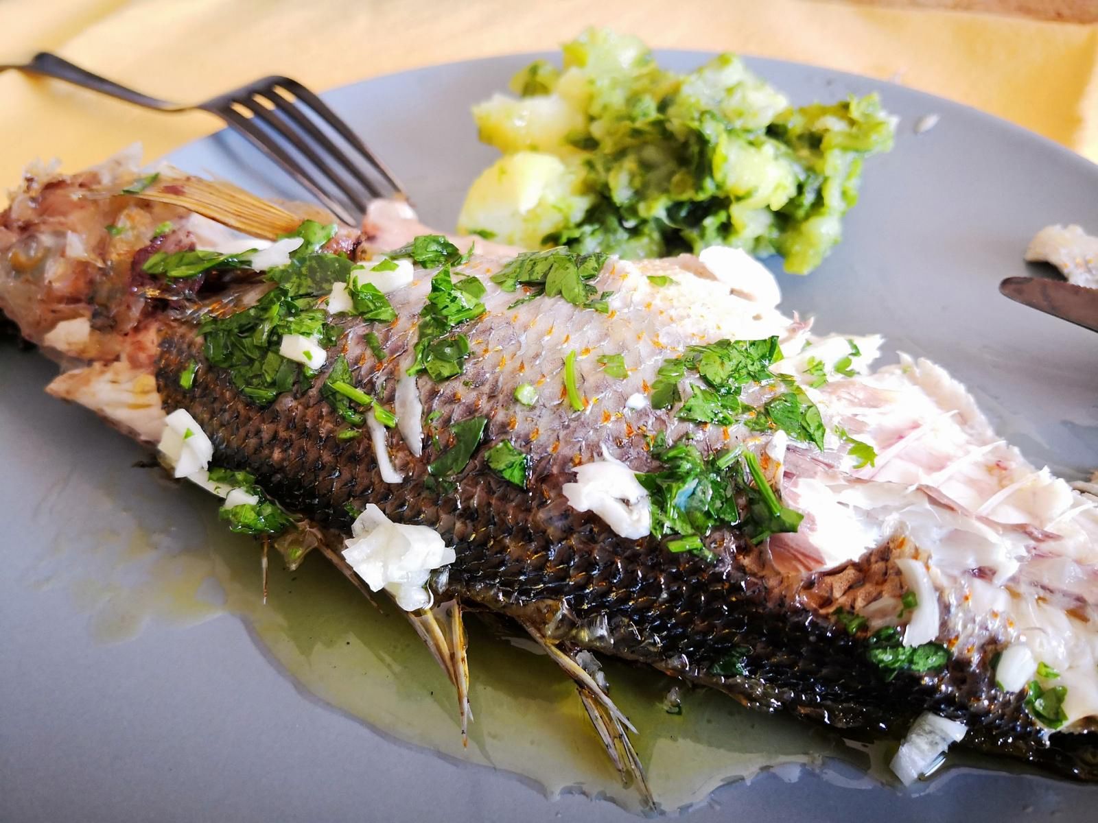 Obfituje w zdrowe tłuszcze, ryby oraz warzywa i owoce