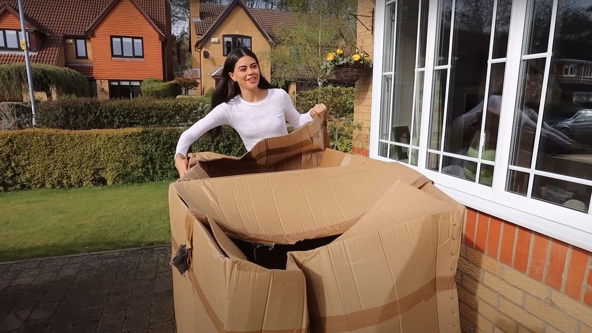 Kupiła tajemniczą paletę na aukcji. Oto ile zyskała