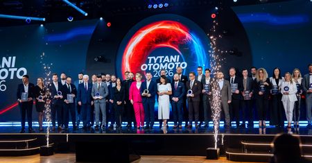 Tytani OTOMOTO 2026: kto wyznacza dziś standardy na rynku profesjonalnej sprzedaży aut