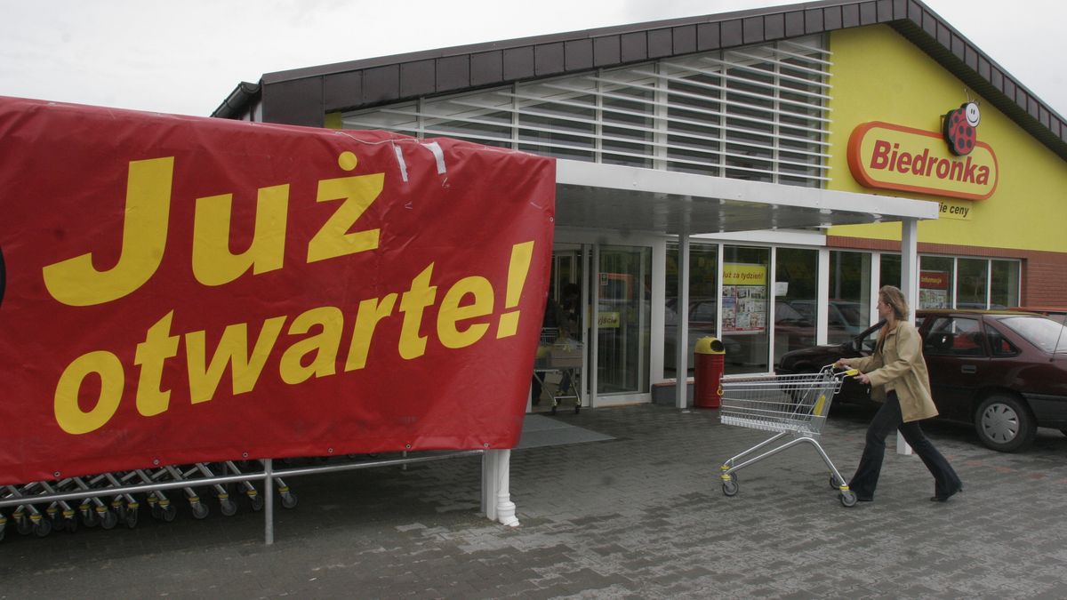 Biedronka otworzy się w niedziele? Pracownicy twierdzą, że tak