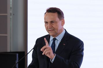 Sikorski o "nowej Jałcie": Putin o tym marzy