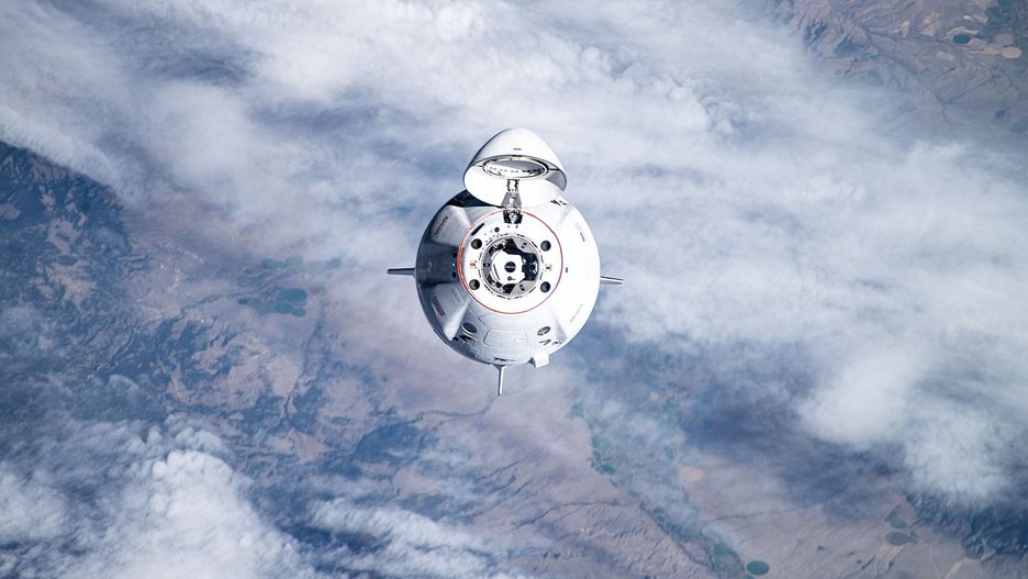 Kapsuła SpaceX Crew Dragon Freedom, którą wraca na Ziemię
