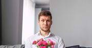 Podlizuje się teściowi, a teściową zasypuje kwiatami. Ma już dość, ale liczy na spadek
