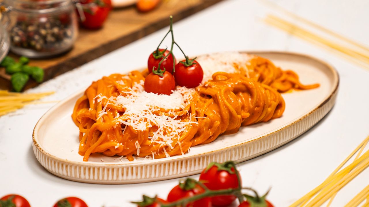 Sos do spaghetti robię w piekarniku. Po takim obiedzie talerze są idealnie czyste