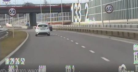 Nieoznakowane BMW na al. Solidarności. Kolejne osoby straciły prawa jazdy za zbyt szybką jazdę