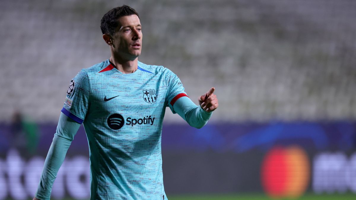 PAP/EPA / OLIVIER MATTHYS / Na zdjęciu: Robert Lewandowski