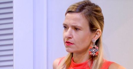 Matka zostawiła ją samą w domu. Gdy się obudziła, wokół były płomienie