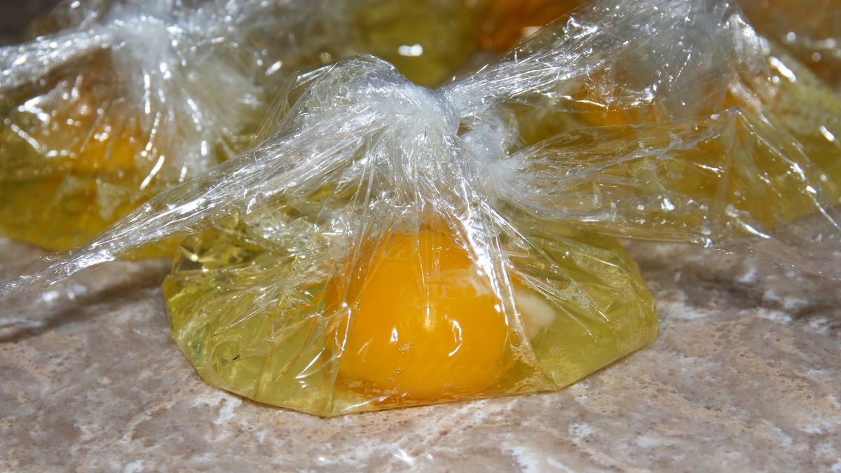 To prosty sposób na jajko w koszulce.