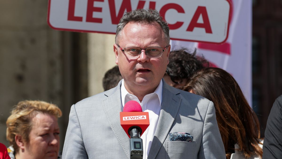 Andrzej Szejna, Secretary of State seen during the Pride
KRAKOW, POLAND - 2024/05/18: Andrzej Szejna, Secretary of State seen during the Pride Parade. Participants in the Pride Equality Parade marched through the streets of Cracow. It was 20th Pride Parade in Poland. (Photo by Grzegorz Wajda/SOPA Images/LightRocket via Getty Images)
SOPA Images
transgender, march, 20th, bisexual, gay, pride equality parade, pride parade, andrzej szejna