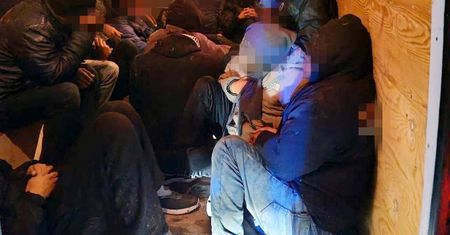 Bieszczadzka SG wsparła Chorwatów. Zatrzymano Polaka przewożącego 17 migrantów