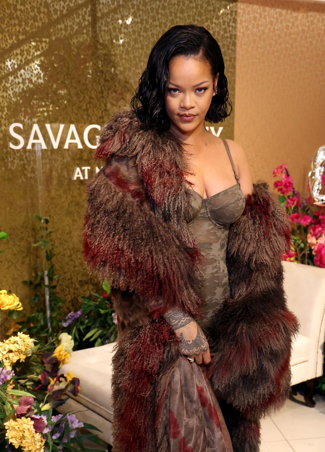 Rihanna odsłania skórę na potrzeby sesji bielizny ślubnej