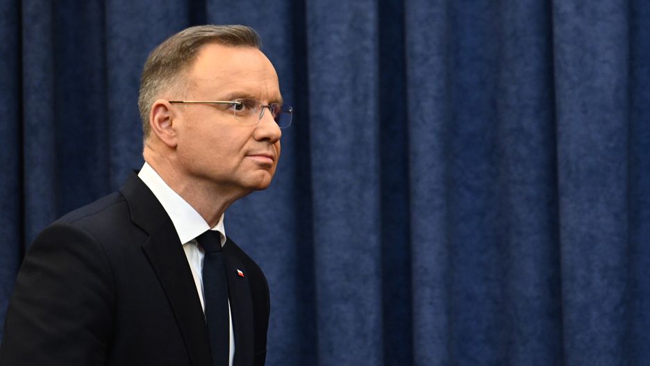 Andrzej Duda
Warszawa, 13.02.2024. Prezydent Andrzej Duda podczas konferencji prasowej po posiedzeniu Rady Gabinetowej, 13 bm. w Pa�acu Prezydenckim w Warszawie. Andrzej Duda wraz z rz�dem przedyskutowa� realizacj� strategicznych inwestycji, takich jak Centralny Port Komunikacyjny, kwesti� energetyki j�drowej oraz modernizacj� polskiej armii. (sko) PAP/Radek Pietruszka
Radek Pietruszka
armii, CPK, energatyka, j�drowa, KPRP, modernizacja, polityk, polityka, portret, posiedzenie, Rada Gabinetowa, konferencja prasowa