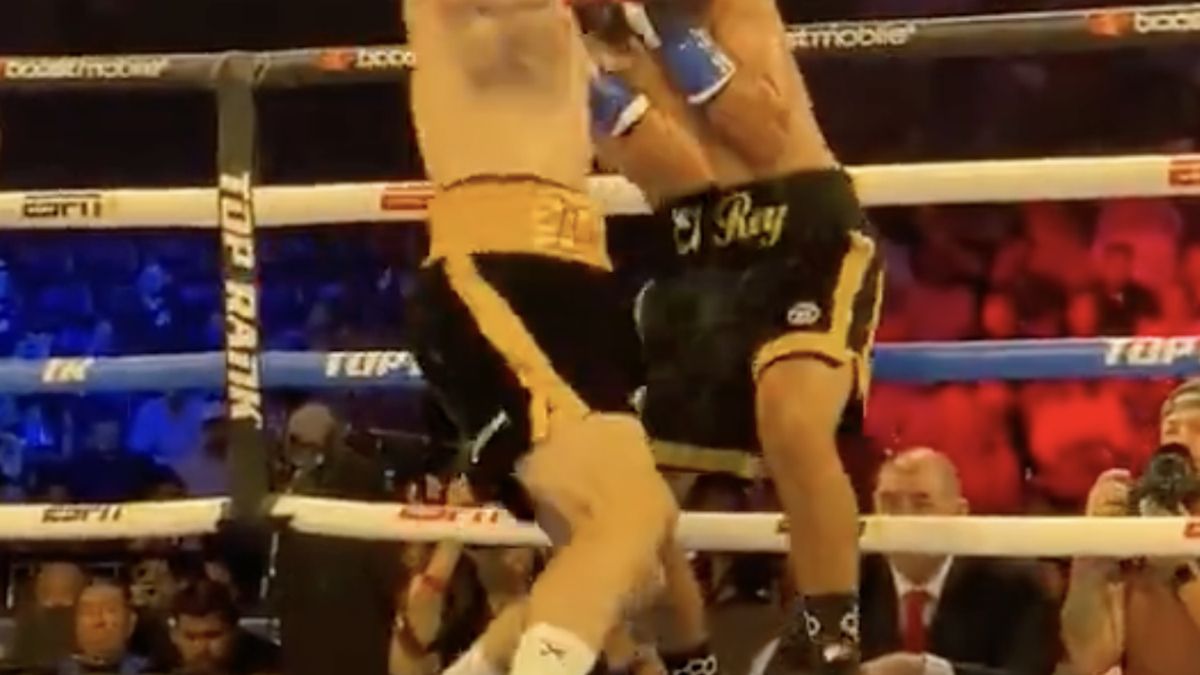 Nico Ali Walsh znokautował kolejnego rywala 