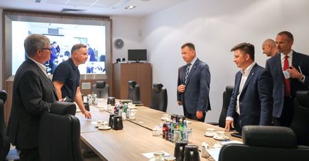 Skończyła się narada w BBN. Udział wzięli m.in. Andrzej Duda i Mateusz Morawiecki