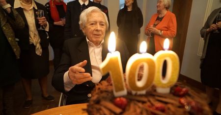 Prof. Mazurowski skończył 100 lat. To wybitny neurochirurg