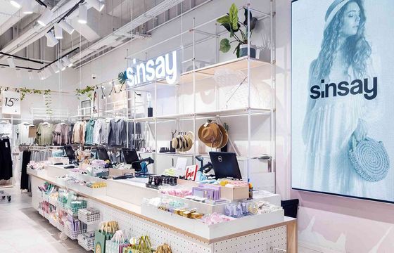 Sinsay chce podbić kolejne małe miasta. Tyle sprzedają na smartfonach