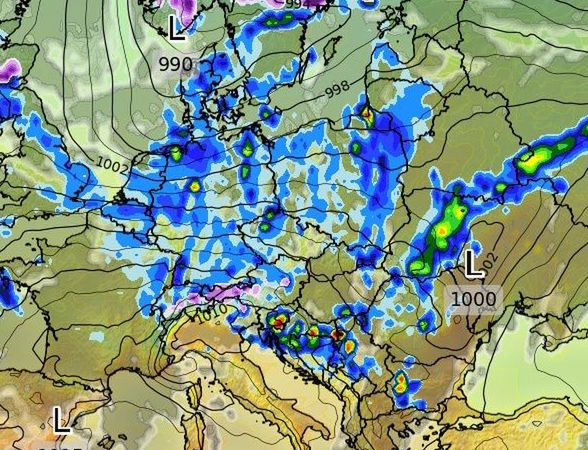 Prognoza opadów deszczu w Polsce o godzinie 15