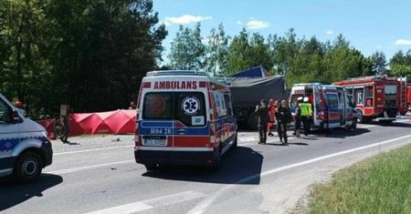 Tragiczny wypadek z udziałem wojskowej ciężarówki. Nie żyją dwie osoby