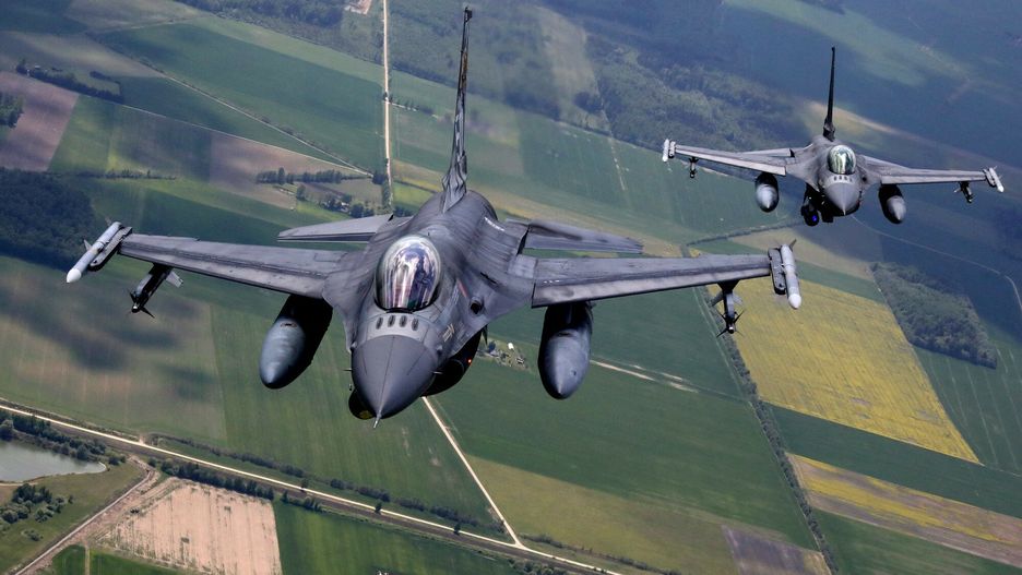 Samoloty F-16 nad Polską