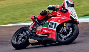 Ducati ma wersję specjalną Panigale V2. Nazwa jest tak długa, że się tu nie mieści