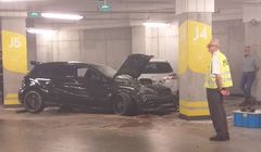 Sportowy Mercedes zawiadomił policję o tym że uczestniczył w wypadku. „Tak działa system e-Call”