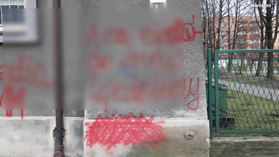 Jaworzno. Zniszczył elewację szkoły, ale na sumieniu miał jeszcze inne przewinienia.
