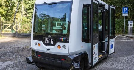 Gdańsk. Autonomiczny bus zawiezie na grób bliskiej osoby
