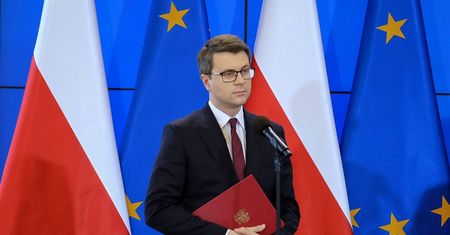 Müller: "Czynnikiem, który będzie brany pod uwagę najbardziej jest liczba hospitalizacji na danym terenie"