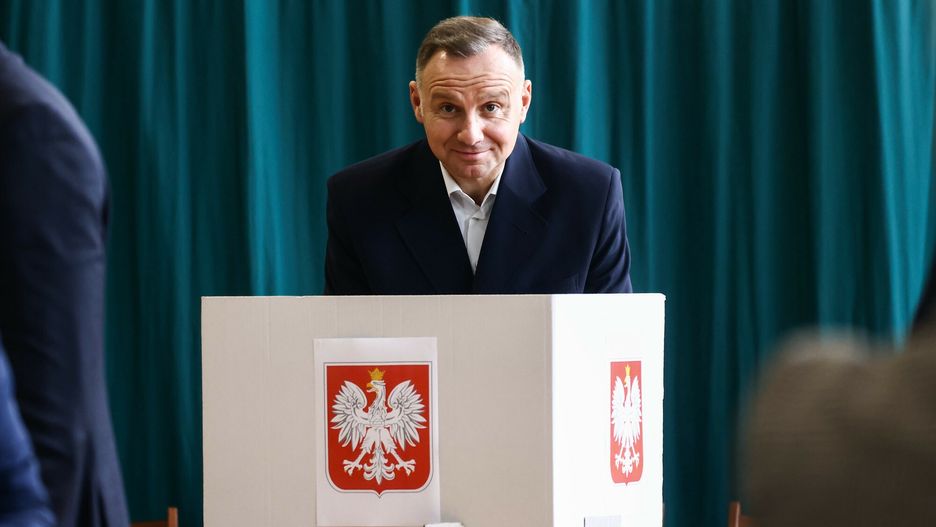 Prezydent Andrzej Duda bierze udział w głosowaniu. 15.10.2023.