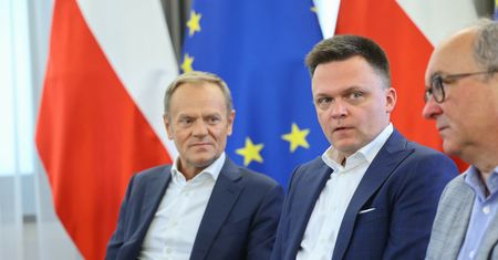 KO liczy na słabszy wynik Polski 2050 w wyborach. "Tusk czuje się bardzo silny"