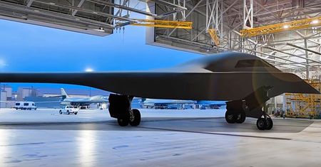 Bombowiec B-21 widziany nad USA? Zdjęcie z tajemniczym obiektem trafiło do sieci