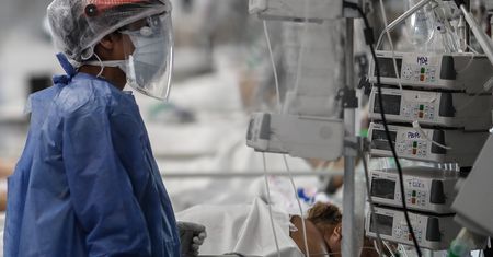Koronawirus w Polsce. Szef PZH krytycznie o prognozach
