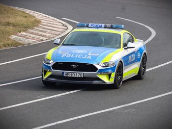 Zaskakujące informacje o policyjnym Mustangu. Do czego służy policji?