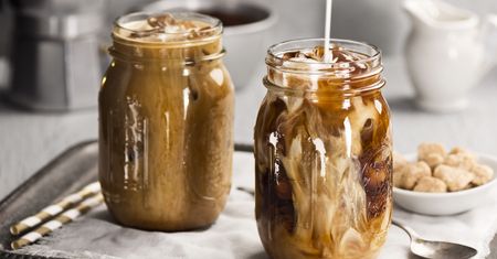 Kawa mrożona na bazie mleka (mocha)