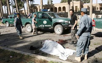 Zamachy samobójcze na urzędy w Afganistanie