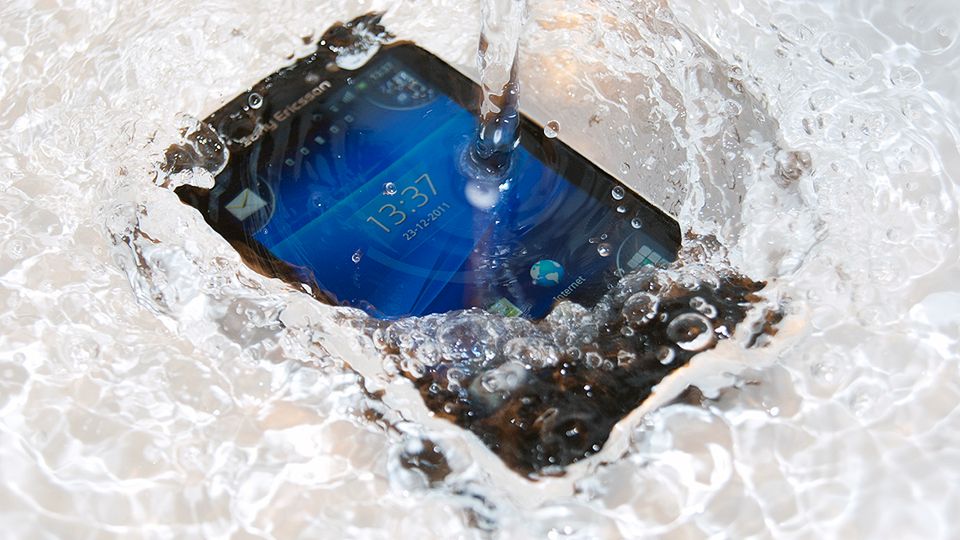 Rozmowa przez telefon pod prysznicem? Dzięki HzO to możliwe [wideo] 1