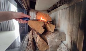 Polacy palą w starych piecach. Barierą są pieniądze