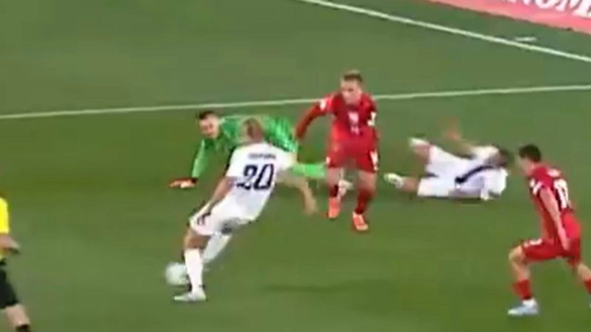 Twitter / TVP Sport / Na zdjęciu: faul Skorupskiego