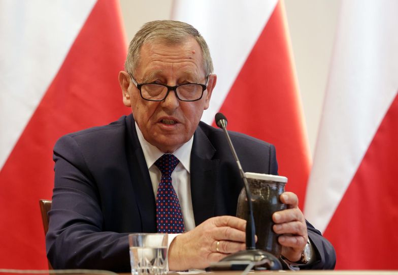 Jan Szyszko, choć nie jest już ministrem twierdzi, że nadal pełni funkcję prezydenta COP 24