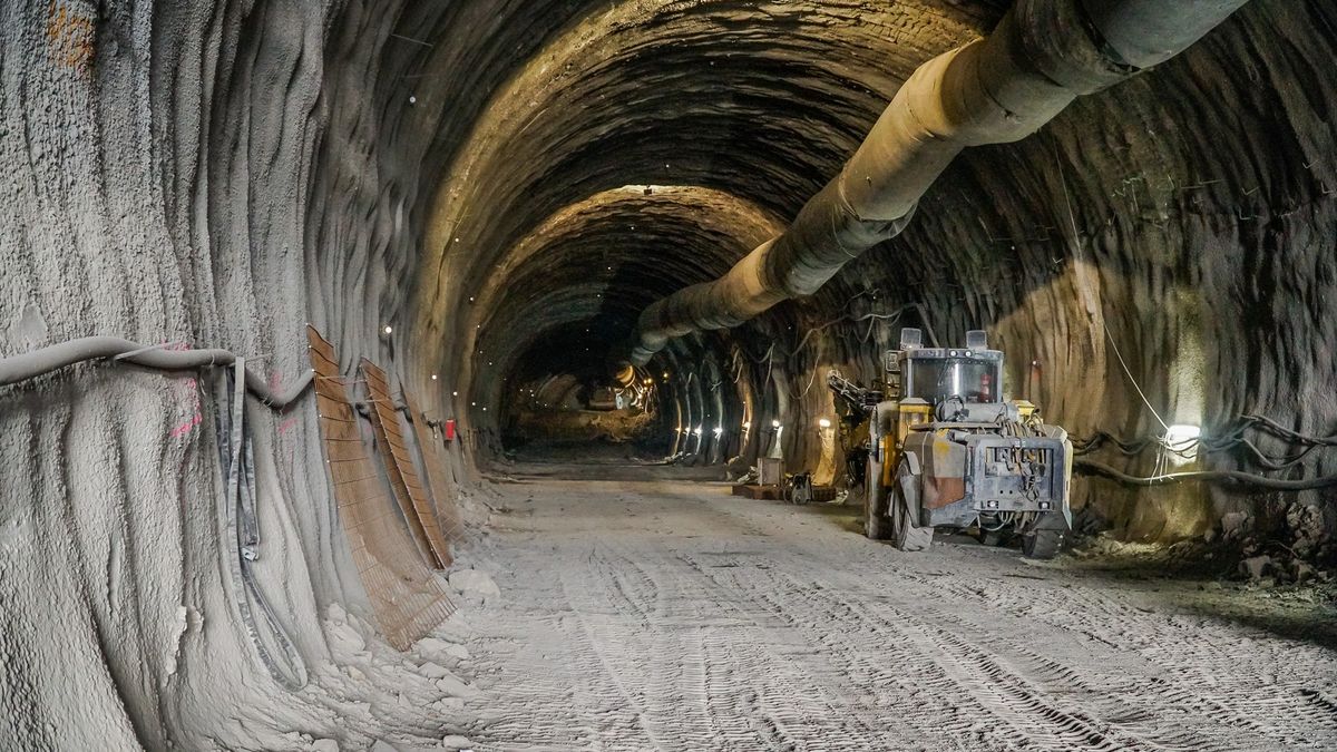 Wydrążony tunel drogi ekspresowej S1 na odcinku Przybędza - Milówka