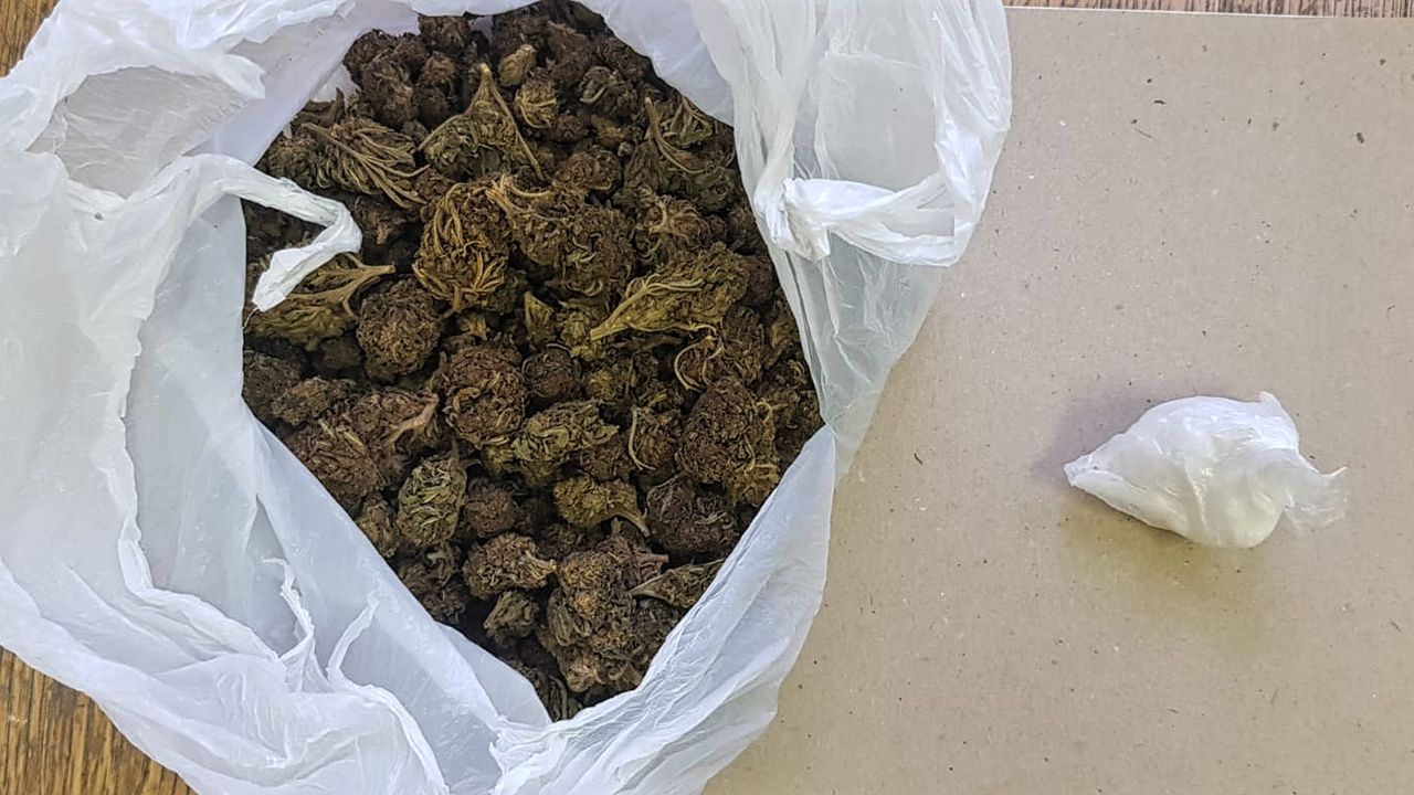 Zamiast poszukiwanego znaleźli narkotyki