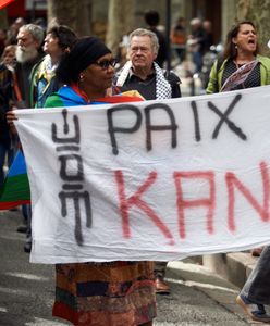 Emmanuel Macron niespodziewanie poleciał do Nowej Kaledonii. To strefa stanu wyjątkowego