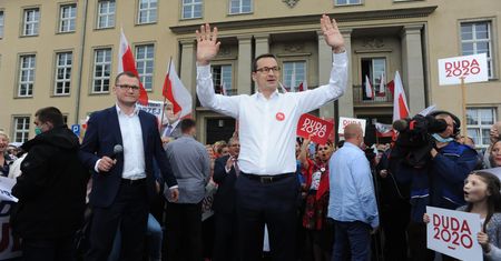 Koszalin. Polityk Platformy nie odpuszcza premierowi i idzie na wojnę z policją