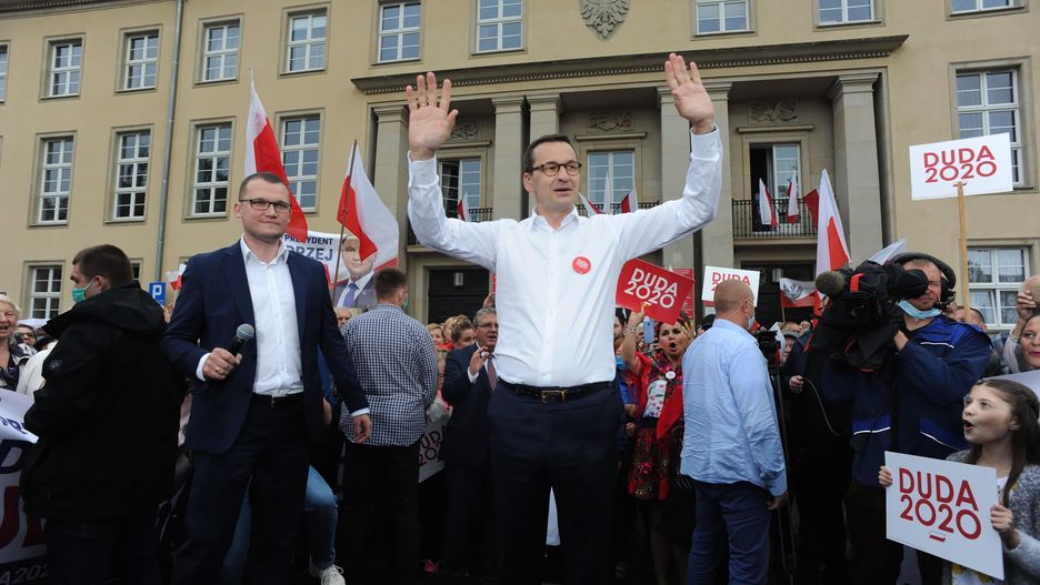 5 lipca. Koszalin. Premier Mateusz Morawiecki i wiceszef MSWiA Paweł Szefernaker na wiecu wyborczym Andrzeja Dudy