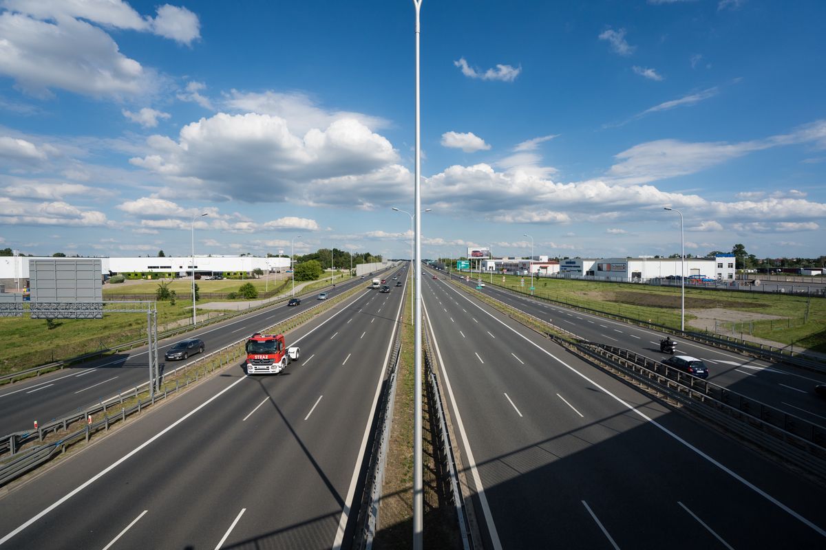 Obecnie łączna długość dróg szybkiego ruchu w Polsce to ponad 4 tys. 200 km,