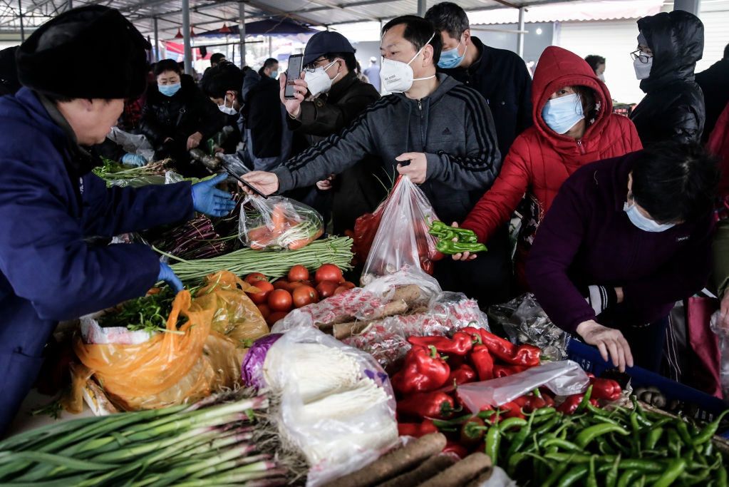 Koronawirus. Nowe badania dotyczące targu w Wuhan w Chinach. To nie wina zwierząt